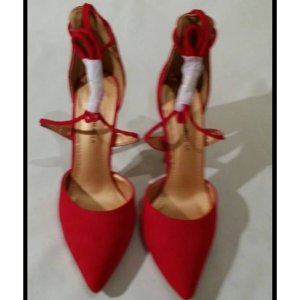 Heels - Picture 2 of 3